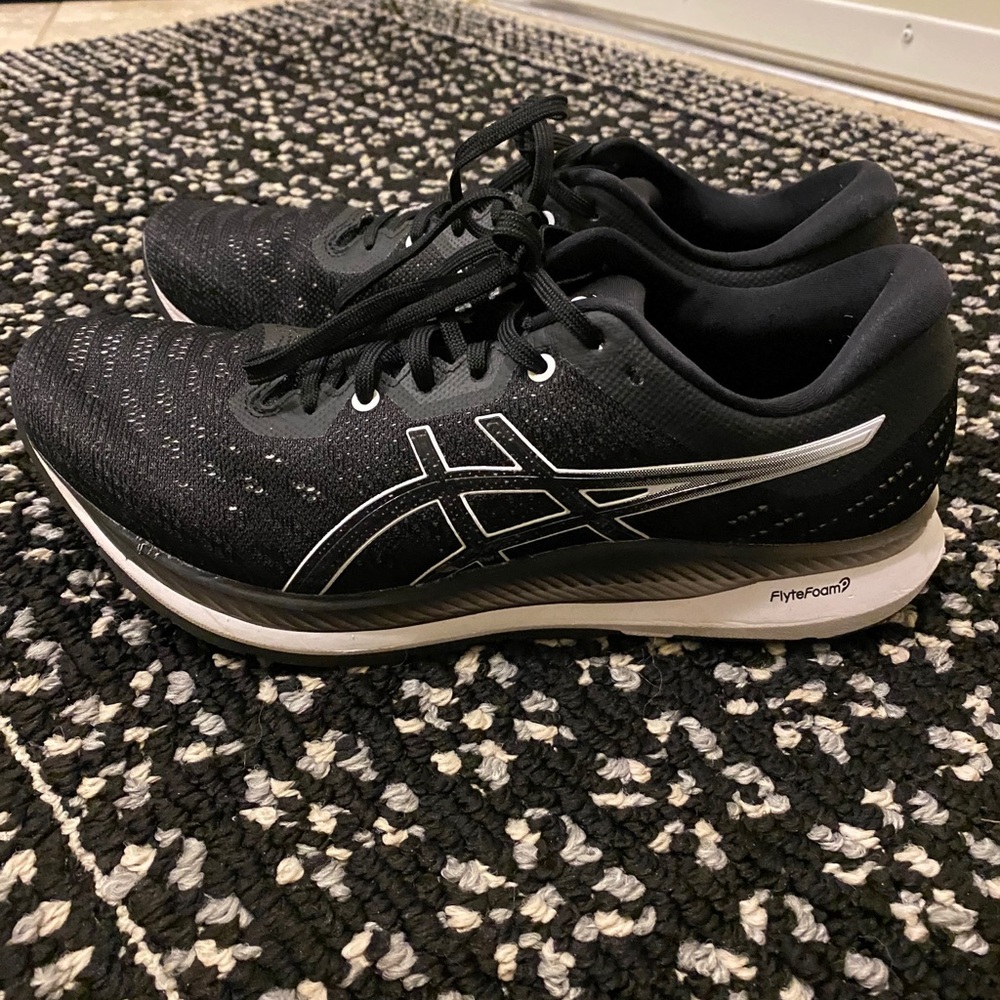 ASICS women’s evoride 10.5